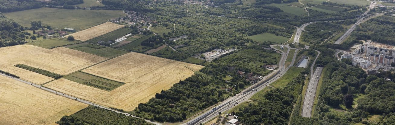78 Yvelines Région Île-de-France / Poissy : L’autoroute A14 et la RD113 secteur de la Maladrerie *** Local Caption *** Poissy : The motorway A14 and the road RD113 in the area « La Maladrerie » / 78 Yvelines Région Île-de-France